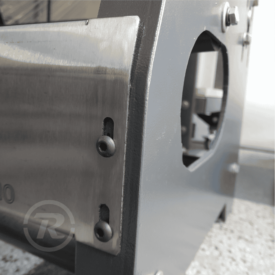 MEV35 en entorno de fábrica – diseño ergonómico y motor blindado