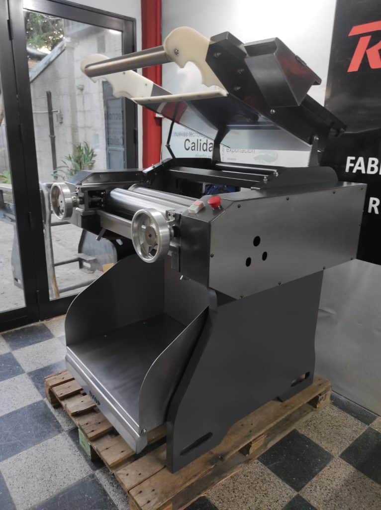 Vista tablero levantado para engrase - Laminadora de pie 600mm 614R